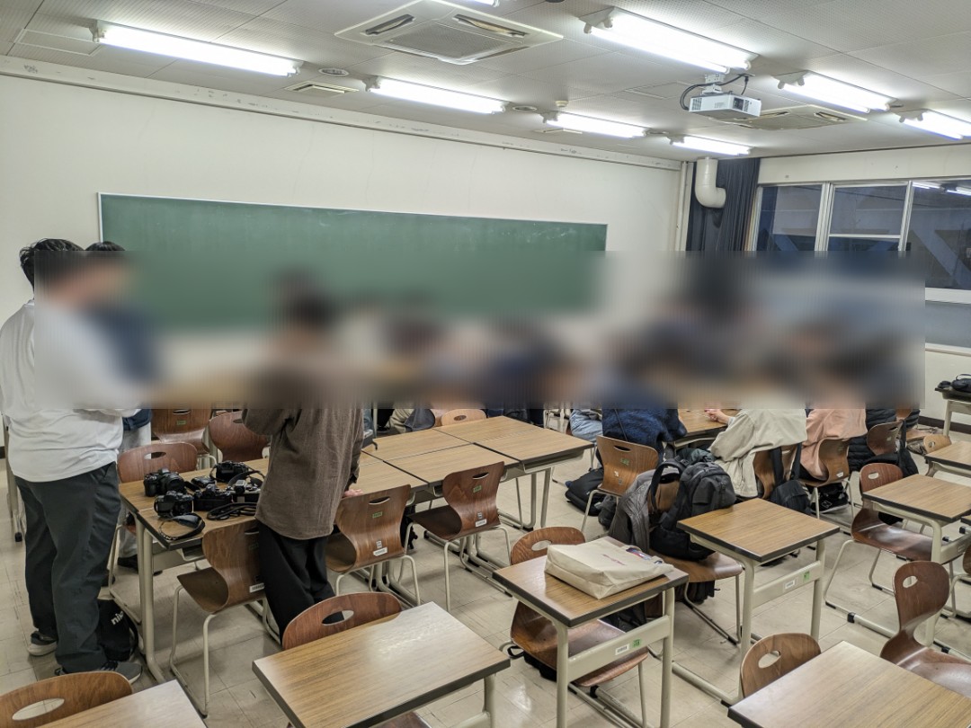 focus_niigata's tweet image. 【FOCUS新歓雑談会】

本日4/21(火)、総研棟F273教室にて、雑談会をします！！

16:30〜20:00
途中参加・帰宅OK！
5限終わりからの参加も大歓迎です！ぜひお気軽にお越しください！！
#新潟大学 #写真サークル #FOCUS #新歓 #写真

(↓前回の雑談会  大盛況でした👍️)