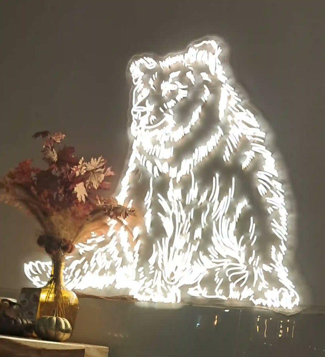 𝚃𝙹-09:     [ 𝚃𝙷𝙴_𝙱𝙴𝙰𝚁 ]

#streetphotography #tijuana