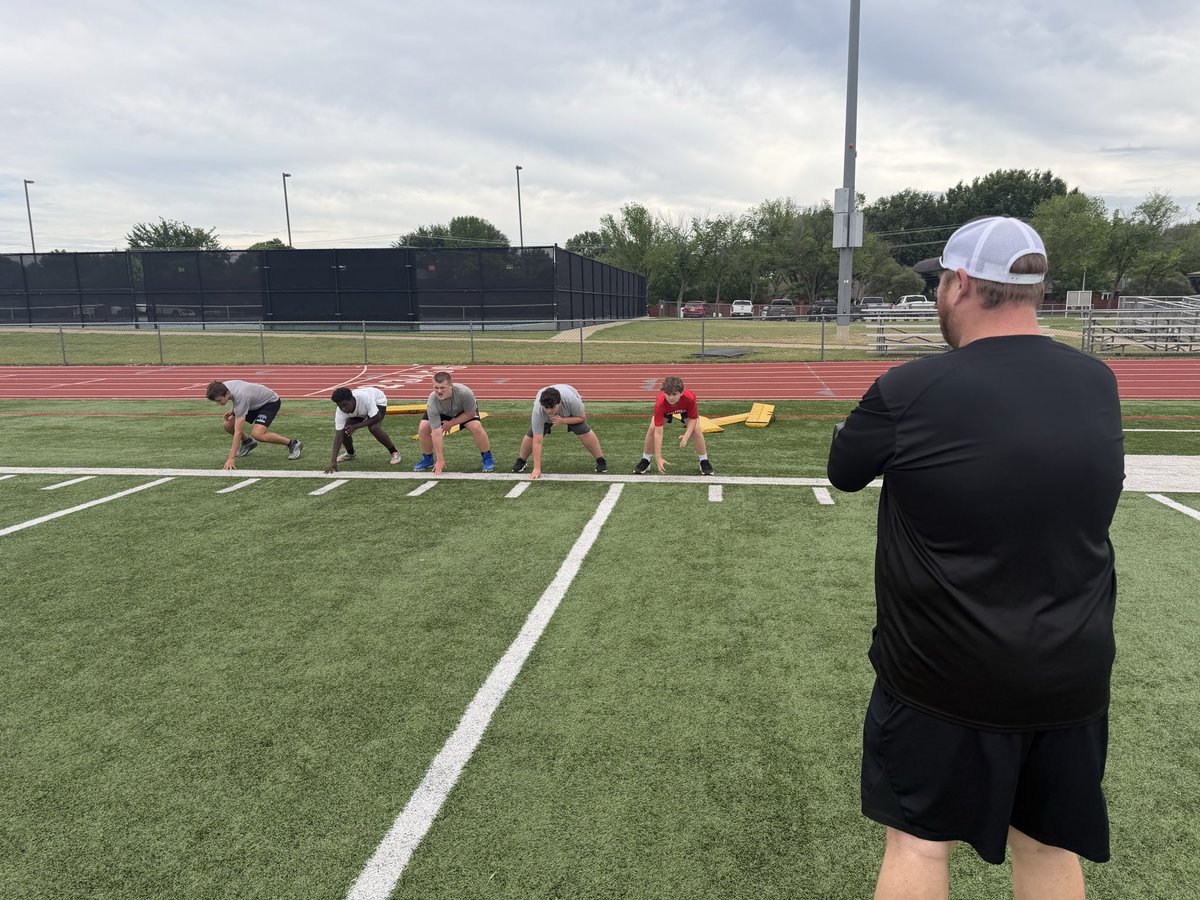 CHHS_FOOTBALL's tweet photo. Started the day with an awesome sunrise.  Ended the day coaching up the future at @CMSBoyAthletic and @GMSPonies! Great day to be a PANTHER! 
Day 4 ✅ https://t.co/3Exwg9bgUe