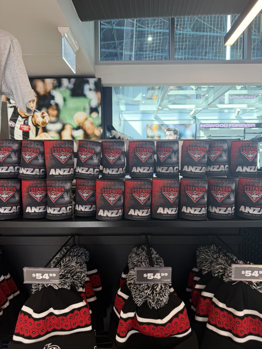 ♥️•taz•🖤 tweet media