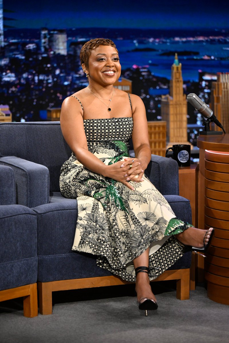 FallonTonight's tweet image. Quinta Brunson is here to talk Season 5 of @AbbottElemABC tonight! #FallonTonight #AbbottElementary