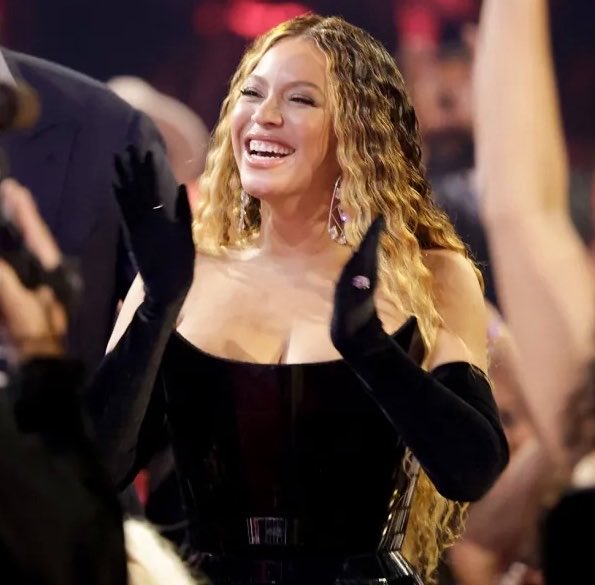 Beyoncé Access tweet media