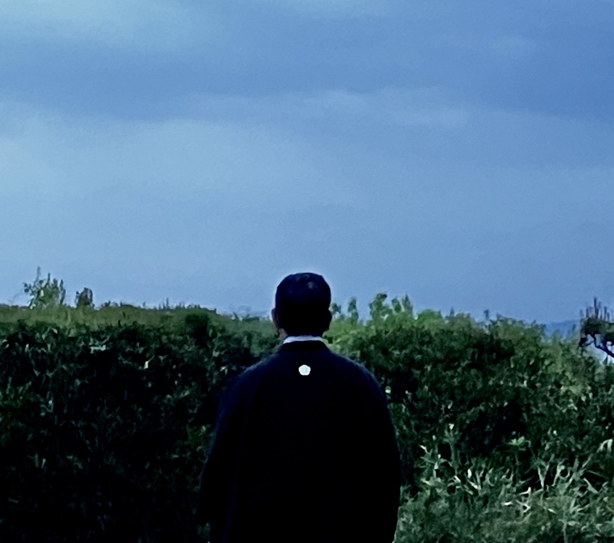 nippaishintozan's tweet image. R08(26)0421
#sunrise #日の出 #日拝
昨日同様、直前に一瞬の雨☂️
かなり大きな暗雲だったものの、すぐに止むという予報により準備したという裏方担当者の言葉を優先して、濡れるのを覚悟して日拝所へ…。
市中は降っていたでしょうが、雲の向こうの旭日を心で拝んだ我々の頭上は既に青空でした🌥️👏👏