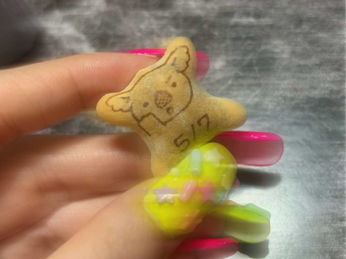 息子っちとコアラのマーチ食べてたら
自分の誕生日発見👀🐨😚✌🏽

再来週、誕生日とか早すぎ😳💦

#コアラのマーチ
