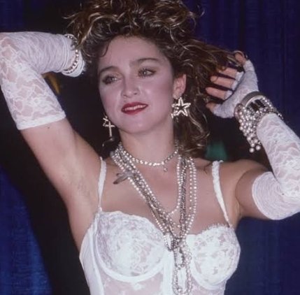 𝓱𝓸𝓷𝓮𝔂 𝓷𝓸. 𝓸𝓷𝓮 𝓼𝓽𝓪𝓷🐝 tweet media