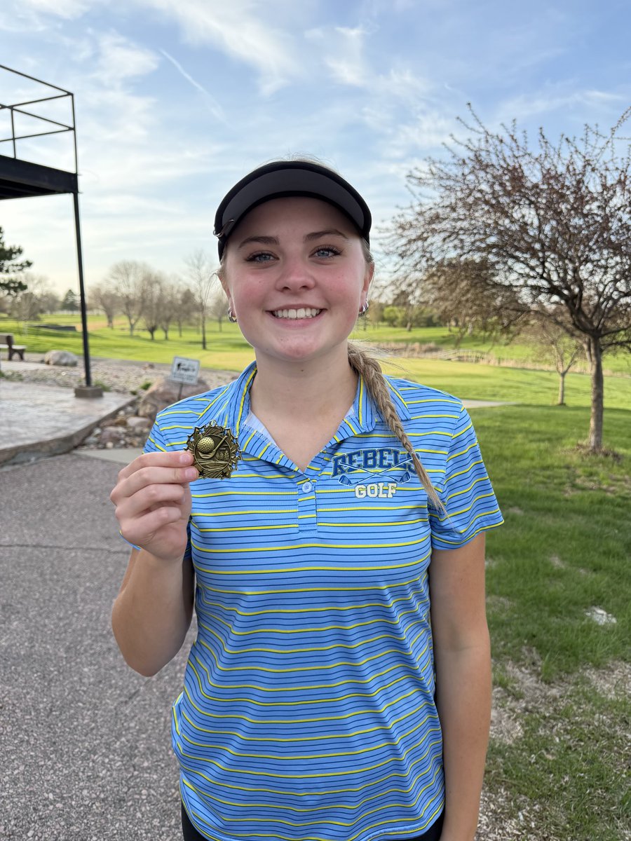 Girls remain undefeated in conference play with a win tonight in Moville. Bristol Pike was the Medalist with a 44. Good Job Girls