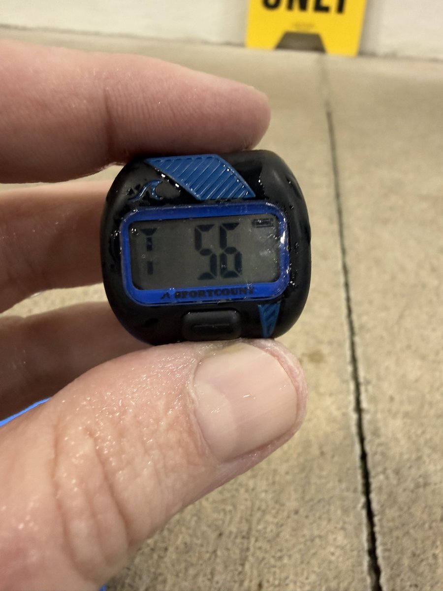 CLennyWiebs's tweet image. Back in the pool after a weekend off/running. Felt great, minimal cramping. Happy with the result, longest of 2016 - 1.56 miles #swimmer #swimming #accountability