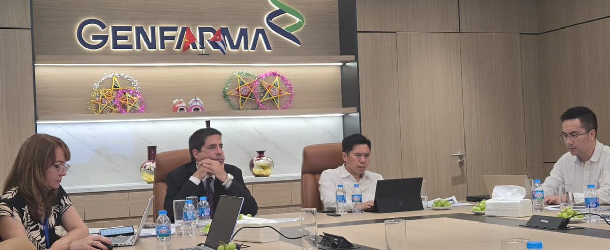 BioCubaFarma's tweet image. 🇻🇳🇨🇺Vicepresidente de @BioCubaFarma, Dr.C. Santiago Dueñas Carrera, se reunió con directivos de la empresa mixta #Genfarma. Se realizó un análisis de los resultados alcanzados, evidenciándose progresos significativos y claridad en los objetivos estratégicos anuales. 🧵(1/2)
