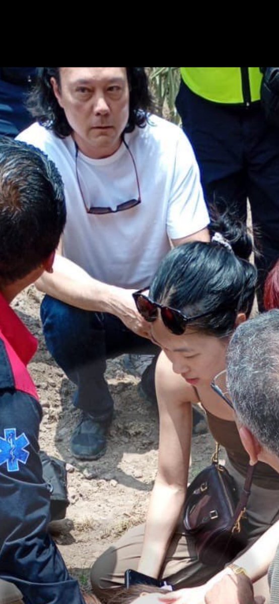 Joelmat70415205's tweet image. La mirada de un hombre que se arrepiente de haber traído a su familia a este país de mierda #Teotihuacán #mexico
