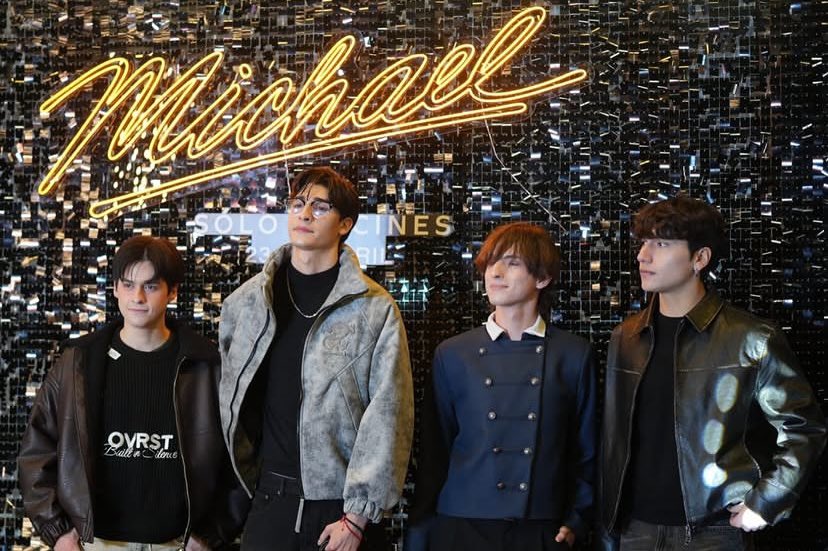 Q_ARE PICS tweet media