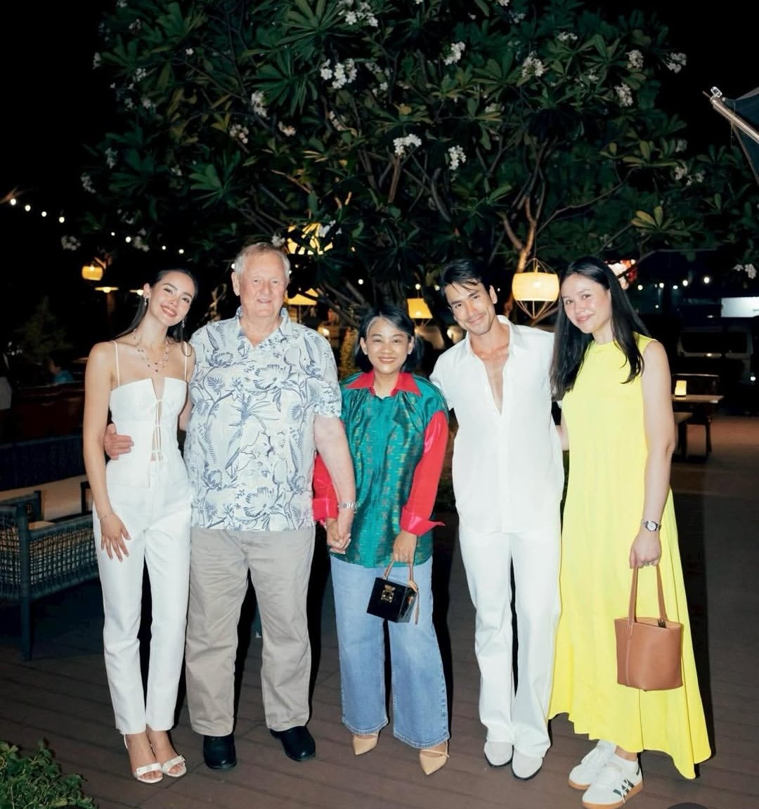 ในสายตาแม่ยาย พี่ญ่าพี่แบร์คือคู่สร้างคู่สม หัวใจคนเป็นแม่อ่ะนะ ปลื้มมมมมสุด ลูกเขยคนดีที่ 1 🥰😭❤️ "แม่รักพี่เค้าจะตาย"พี่ญ่าเคยกล่าวไว้ไม่ผิดเพี้ยน❤️❤️ #NYเขยนอร์เวย์สะใภ้ขอนแก่น