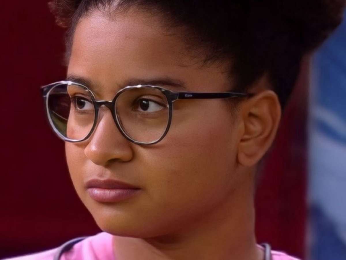 A Tia Milena explicando que o que ela deixou fora do programa foi a Milena que precisava seguir regras, não podia dizer não, não podia ser ela mesma, não podia ter todas as suas versões respeitadas..
Chorei de novo.

O mundo precisa ser mais que se encaixar em padrões sociais