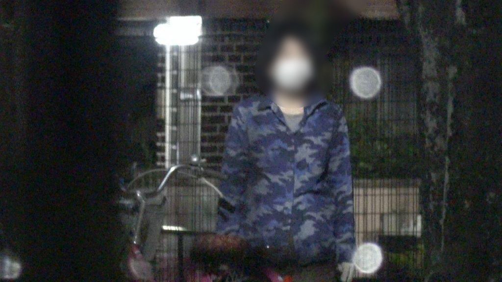 深夜2時

人気がまったくない静寂の公園で、張り込みをしていた時。

不気味な女性に40分ほど、まとわり憑かれる。

あ、失礼。

まとわり付かれる。

どちらにせよ、 この仕事で一番怖いのは「生身の人間」だ。

#ドキドキ探偵談 #探偵日記