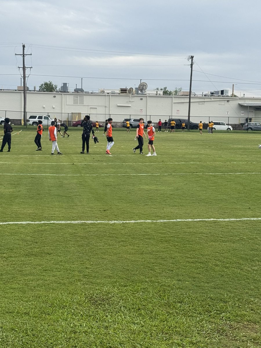 CoachPresident's tweet image. Great first day of our Middle School 7on7 league!  Lamar, Bonham, and Travis 6th–8th graders were in full action tonight. Competing, learning, and getting better every rep.

Thank you to our middle school coaches for their commitment to making it happen.

#WTD #FutureIsBright
