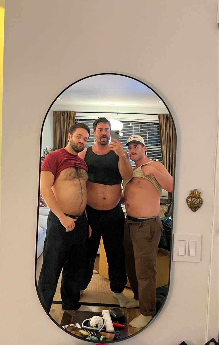 itschergurl's tweet photo. Invited my friends over for dinner and then slutted them out https://t.co/2tYUOLUKXP