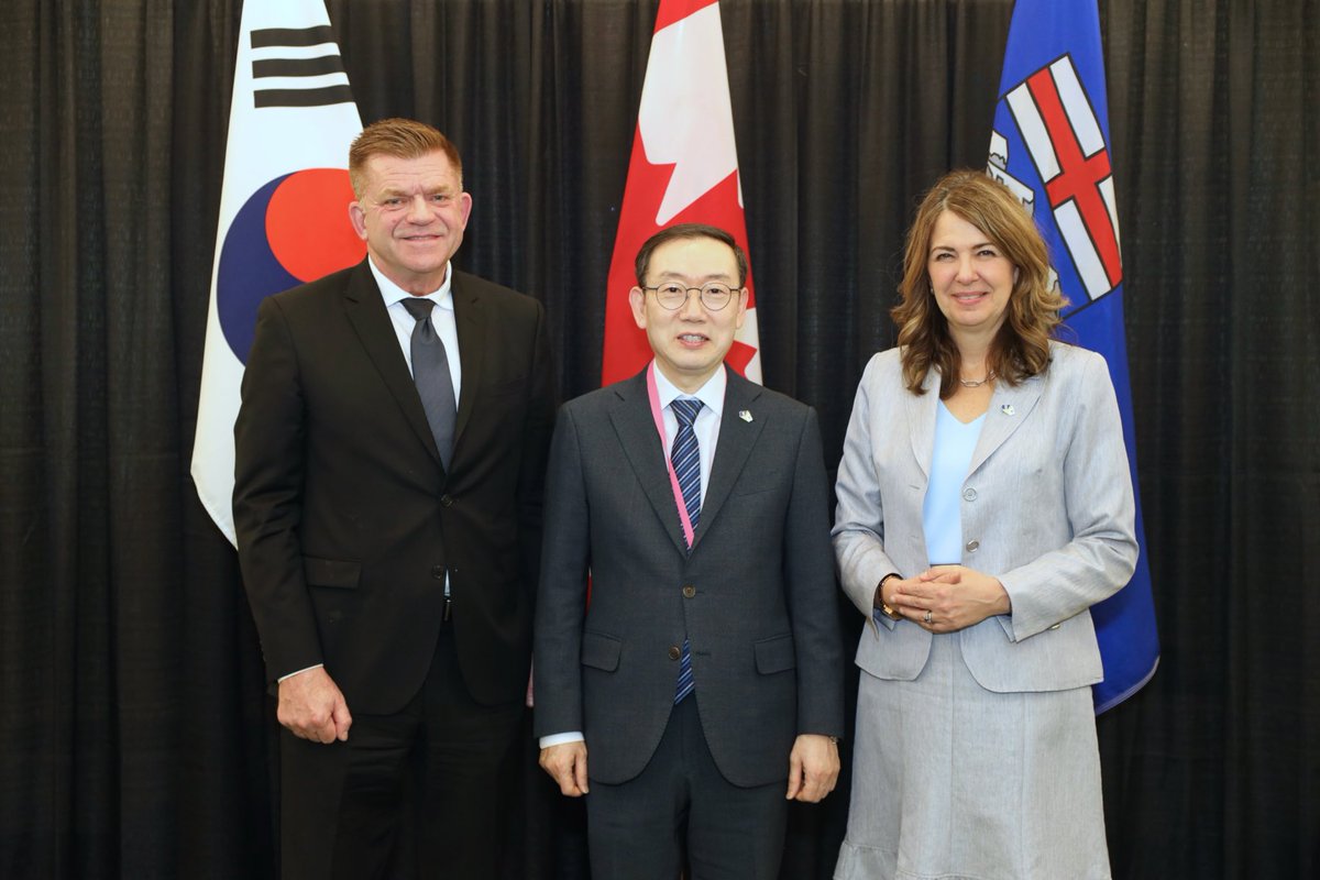 Danielle Smith tweet media