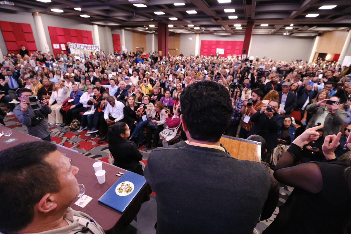 Iván Cepeda Castro tweet media