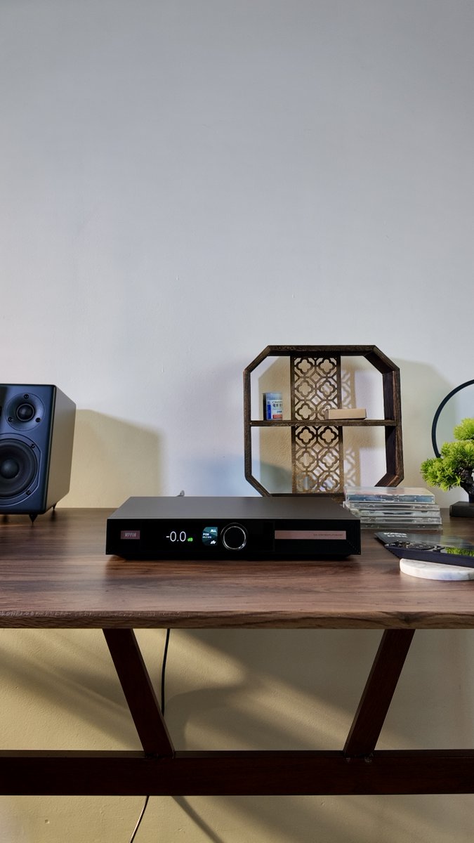 SMSL_Official's tweet image. 📍VMV-D3R
Built for those who hear the difference. ⚡

-117dB THD+N
OCXO precision clock
High-resolution decoding up to DSD512
This is what flagship sounds like.
#Audiophile #DAC #HiEndAudio

🛒BUY HERE: tr.ee/fKUt6E