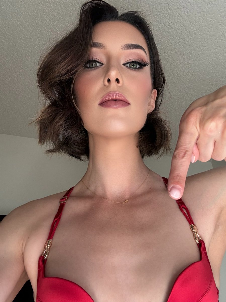 Evil Evie tweet media