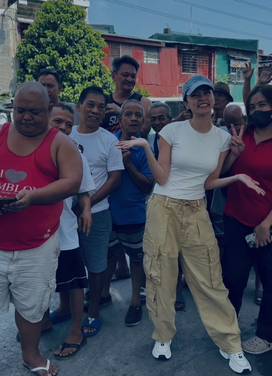 Kat 💛 tweet media