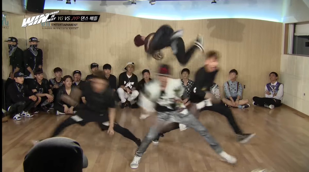 갓세븐 : ㅋㅋ날라가용
뒤에있던 아이콘 : (씨발졌다)