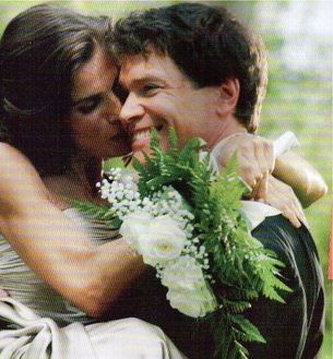 beaglefanj's tweet image. Flowers included with the loveliest flowers #bope #boandhope #bringbackbope @DaysPeacock #kristianalfonso #peterreckell #TheGOAT #rideordie #43yearsofbope