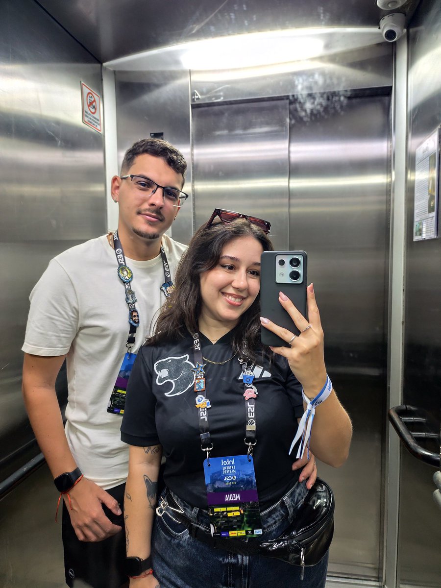 juliabiao's tweet photo. simplesmente sem palavras para o que vivi no IEM Rio 2026 ✨ encontrei diversos amigos, parceiros, e acima de tudo vi o meu amor realizar muitos sonhos. 

o CS é realmente algo único, e que bom que o destino me guiou para esse mundo 🤍 https://t.co/QhLmDFy3h7