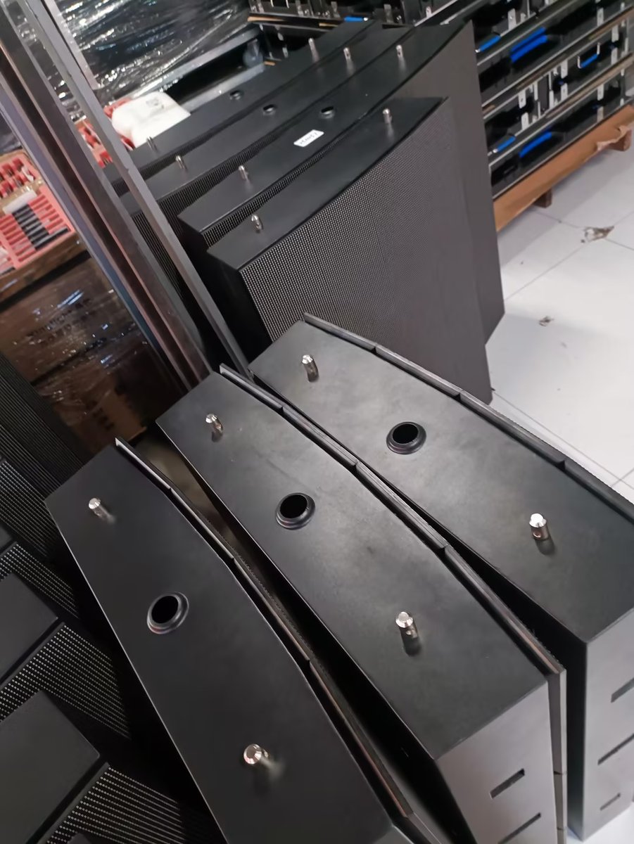 wang_hayle34334's tweet image. P5 outdoor LED Display 
🩵960*960mm iron cabinet
🩵Low power consumption, energy saving
🩵Wide viewing angle, clear outdoor display
I'm Hayley! I'm here to help with your LED display needs. 
☎️WhatsApp:+8618286253364 wa.me/message/NDR4RA…
#ledscreen #advertising #leddisplay