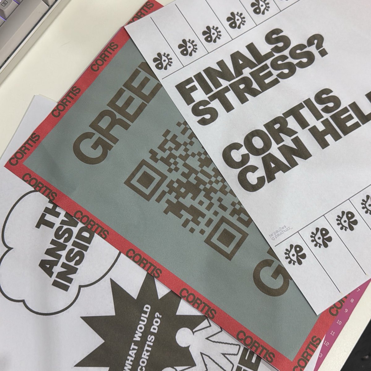 working hard

estudiar para fisica 🚫🚫
imprimir carteles de cortis ✅✅