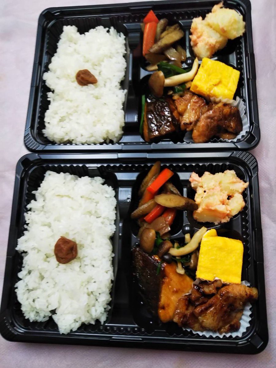 4/21(火)
本日のランチ弁当完成しました！

魚の照り焼き
厚切り豚の焼き肉
ごぼうと人参こんにゃくのきんぴら
明太ポテサラ
だし巻き卵

少し早いですが、販売開始(550円税込)
基本ワンオペですので、電話予約の方がスムーズな場合がございます
おかずが売り切れの場合は内容が変更になる事があります