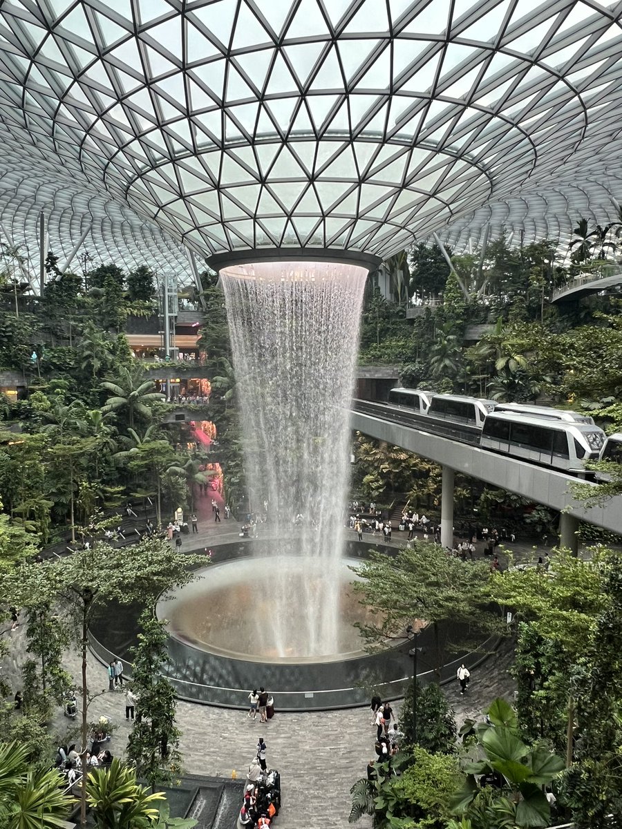 yumejgc2022's tweet image. 何度観てもおーっすごいー！てなる！
個人的には3.4Fあたりから撮るのが
綺麗に撮れる気がする！
 #2026シンガポール
 #Jewel