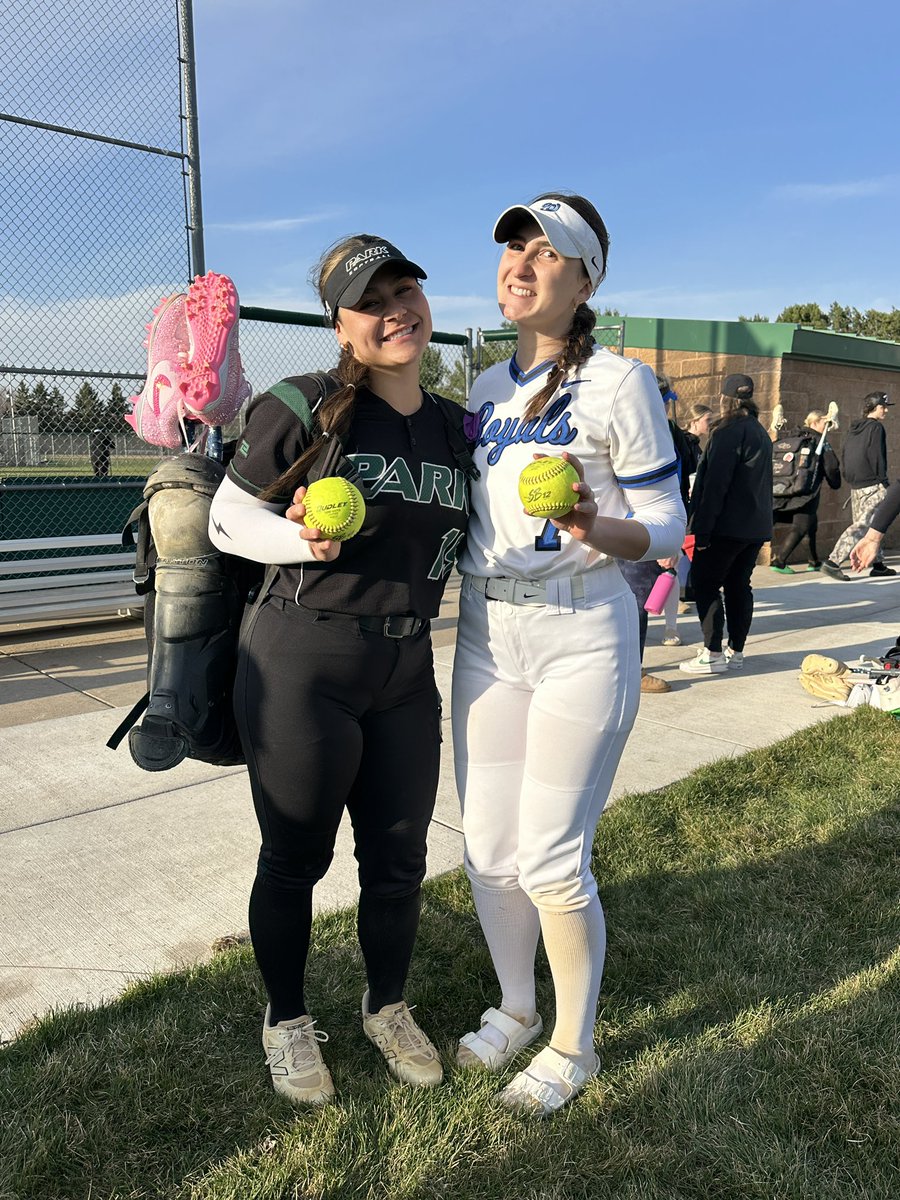 alayna_adamez's tweet photo. HOMERUN Buddies! 💜🪄 🥎
Can’t wait for the summer season with you @katerapp2026 !! https://t.co/kjE9qmuDiV