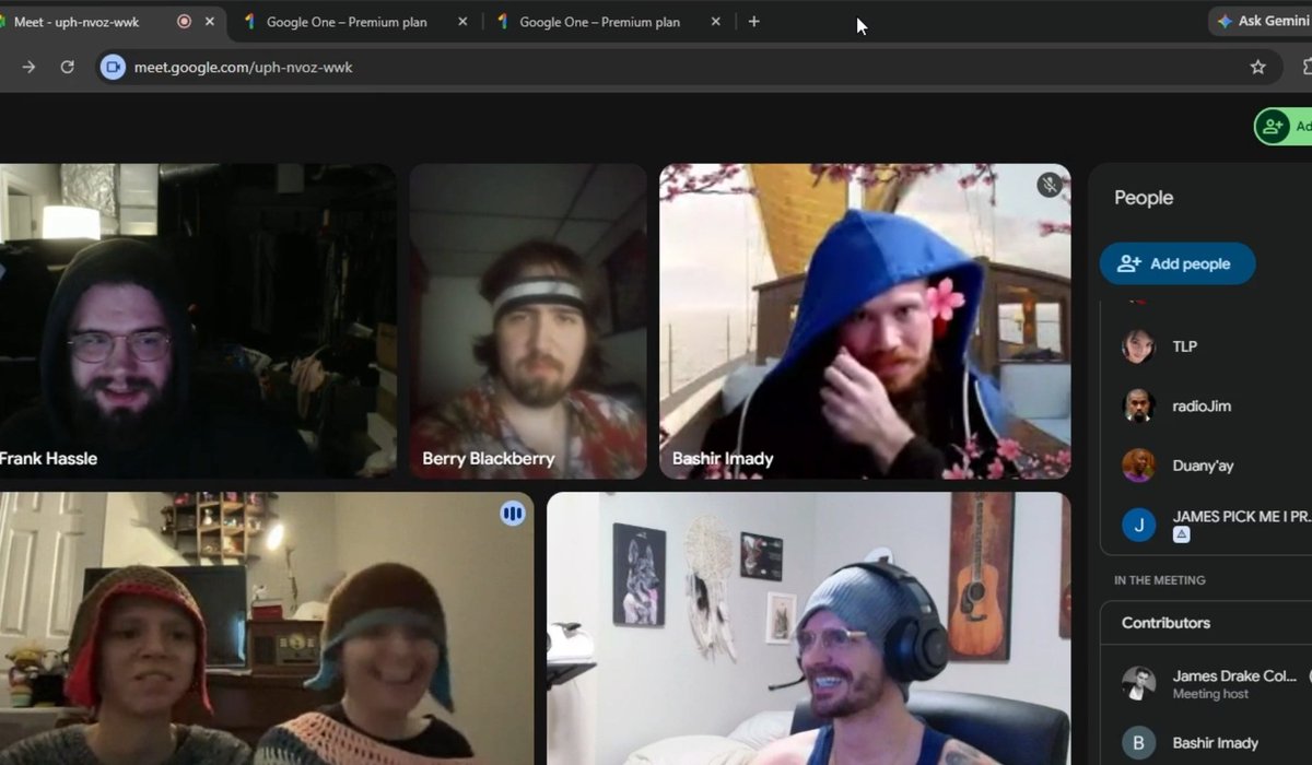 Wigger_wizard's tweet image. Herd of 6 goats. 
#fishtanklive #fishtank