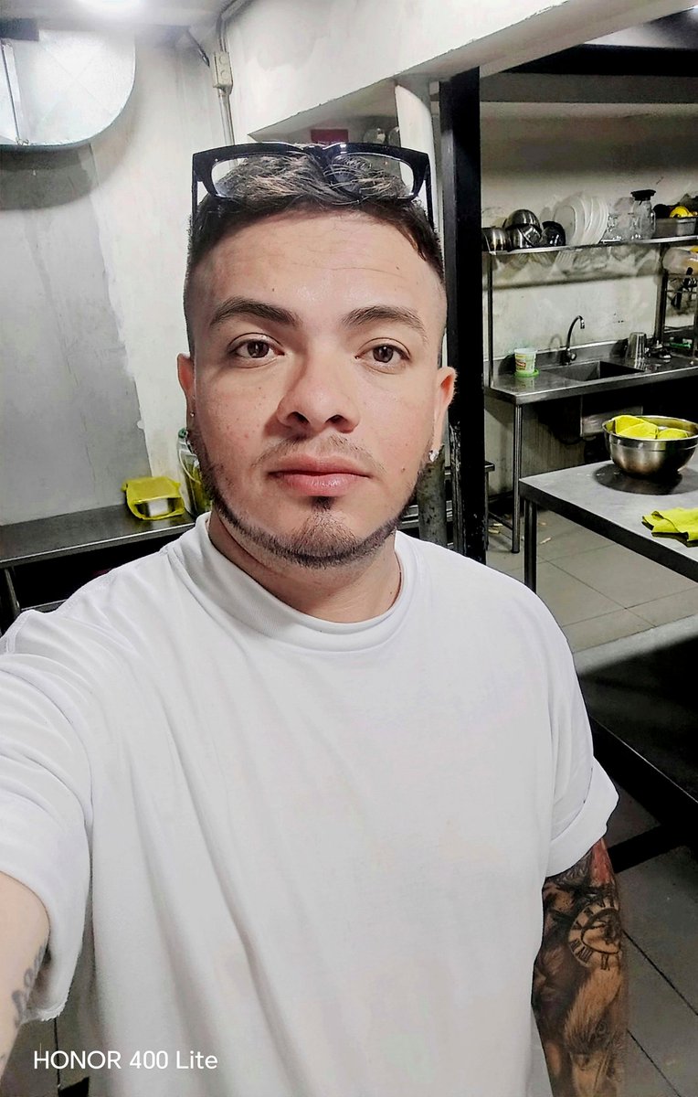 Elvis Napravnick celi tweet media