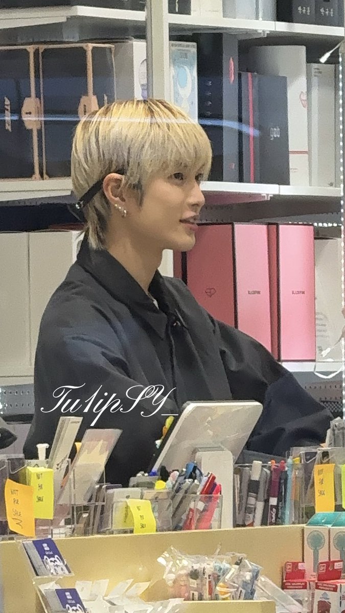 R00IN1's tweet photo. 260421 | XngHan in kpopnara
#XngHan #승한 #XngHan_Xoul @XngHan_official https://t.co/R4mzPynRwg
