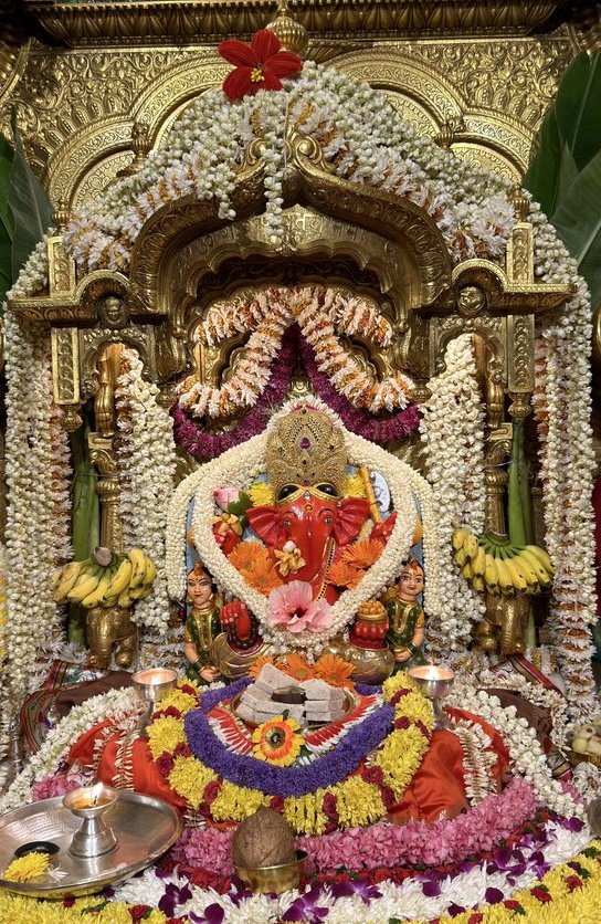 irajendrashukla's tweet photo. May Siddhivinayak remove every obstacle and guide you towards success, peace, and prosperity. 

Shri Siddhivinayak Namo Namah ❣️🔥 https://t.co/IRirohpWDN