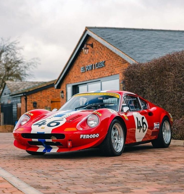 Retromania4ever's tweet image. ✅⬜🟥 1972 #Ferrari Dino 246 GT modified to a #LeMans (LM)