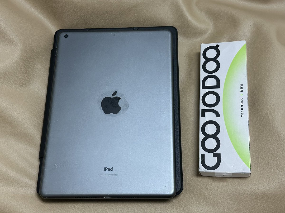 ___jiew's tweet image. iPad Gen9 256GB wifi

**มีแค่ตัวเครื่อง แถมปากกา goojodoq
**มีตำหนิตางหน้าจอ และ ขอบ-หลัง ตามการใช้งาน
แบตเตอร์รี่ไม่ทราบ การใช้งานปกติทุกอย่าง 
ติดทฟิล์มกระจก+ด้านหลังติดฟิล์มหลังไฮโดรเจล

4,900.- ลดได้

#ipad #ipadgen9 #ไอแพดมือ2 #ส่งต่อของใช้มือ2