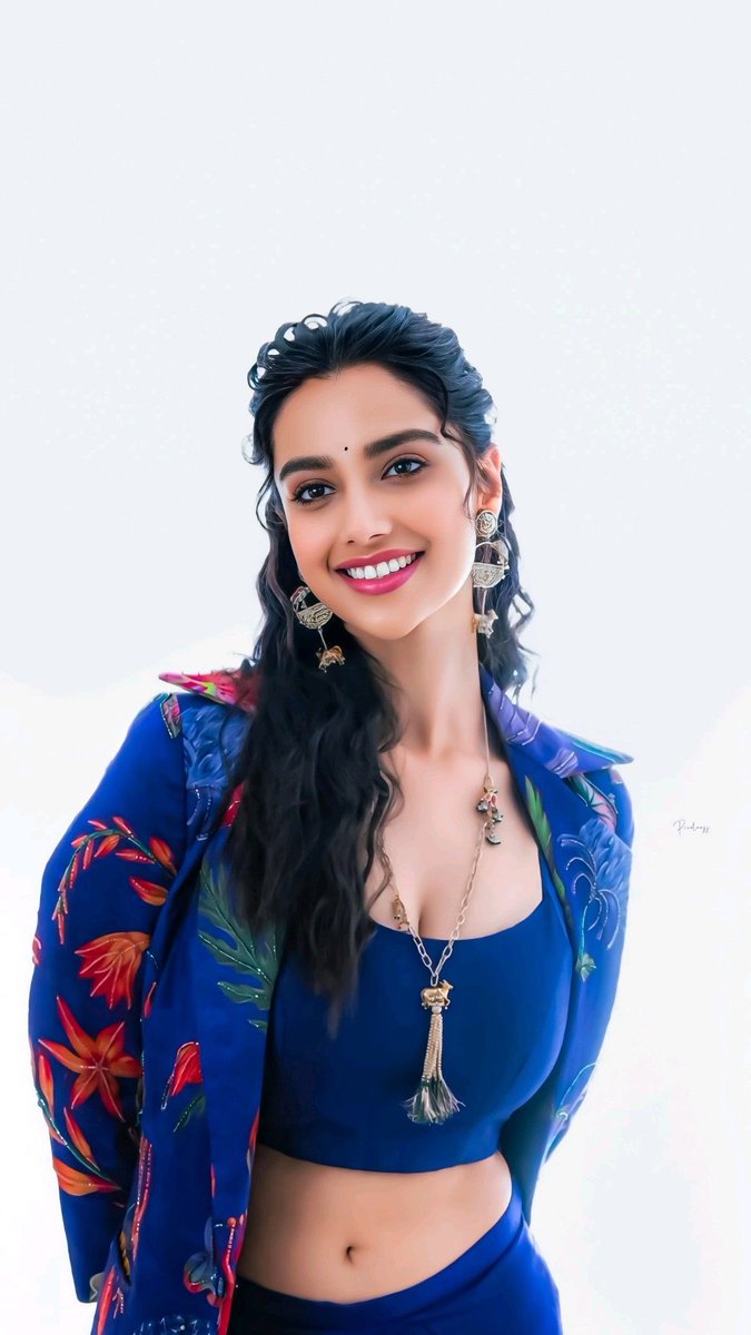 Meenakshi Chaudhary tweet media