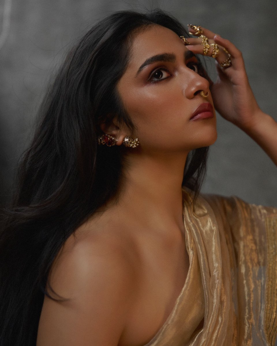 INDACTRESSPIC's tweet image. Rukmini Vasanth serving pure elegance and fierce beauty in these breathtaking shots 🔥
#RukminiVasanth
#Tuesdayvibes