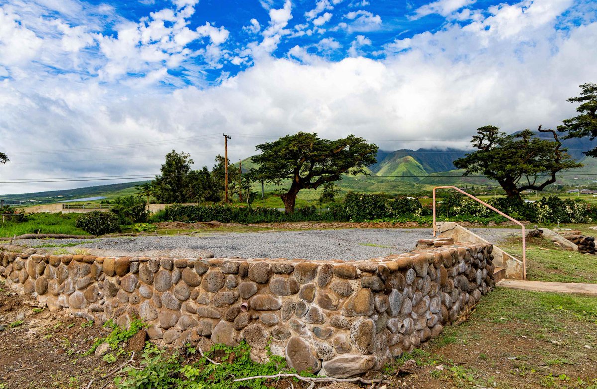 HawaiiLife's tweet image. Just listed by Anna Severson, R(B) and Blake Hill, R(S) is 25-1 Puakukui Pl 25-1, in Lahaina, Maui, for $898,000.

hawaiilife.com/listings/25-1-…

Secure a brand-new Puamana home in a sought-after location.

Tap the link for more details.

#HawaiiLife #Maui