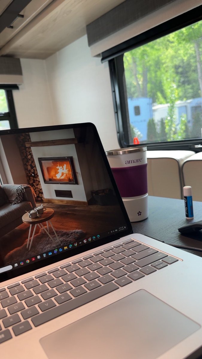 The_ChameleonM3's tweet image. Sometimes the biggest shifts come from getting really honest about where your time and energy actually belong.

Making a few changes.

More soon.

👩🏻‍💻

#growth #focus #workingmom