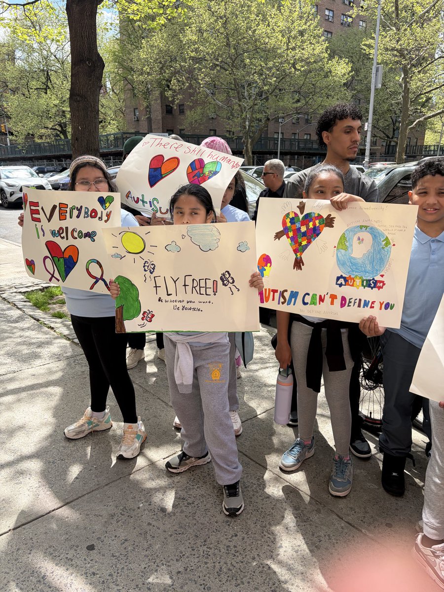 NYC SchoolDistrict 4 tweet media