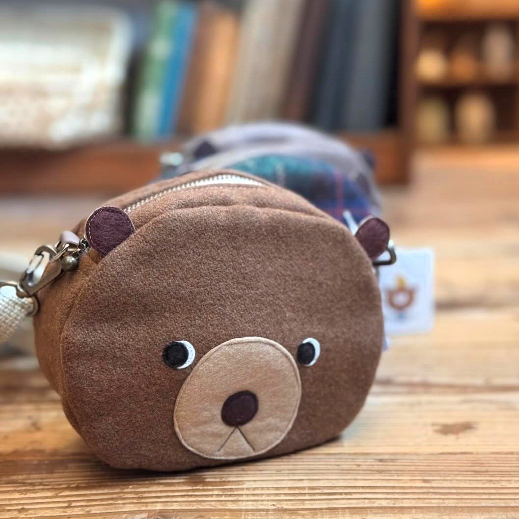kumaya1997's tweet photo. くまモチーフの布小物を作っています🐻
最近はうさぎさんもいます🐰

これからの予定
𖤣𖤥𖠿𖤣𖤥
🎪4/29～5/5
うめだ手づくり市
(阪急うめだスーク)

🎪5/7〜13
á  table個展（和歌山）

🎪5/17
GladMarche
（横浜スタジアム 外周 回遊デッキ）

Special Thanks!! @Lupopo_cafe https://t.co/eyZts2nsW4