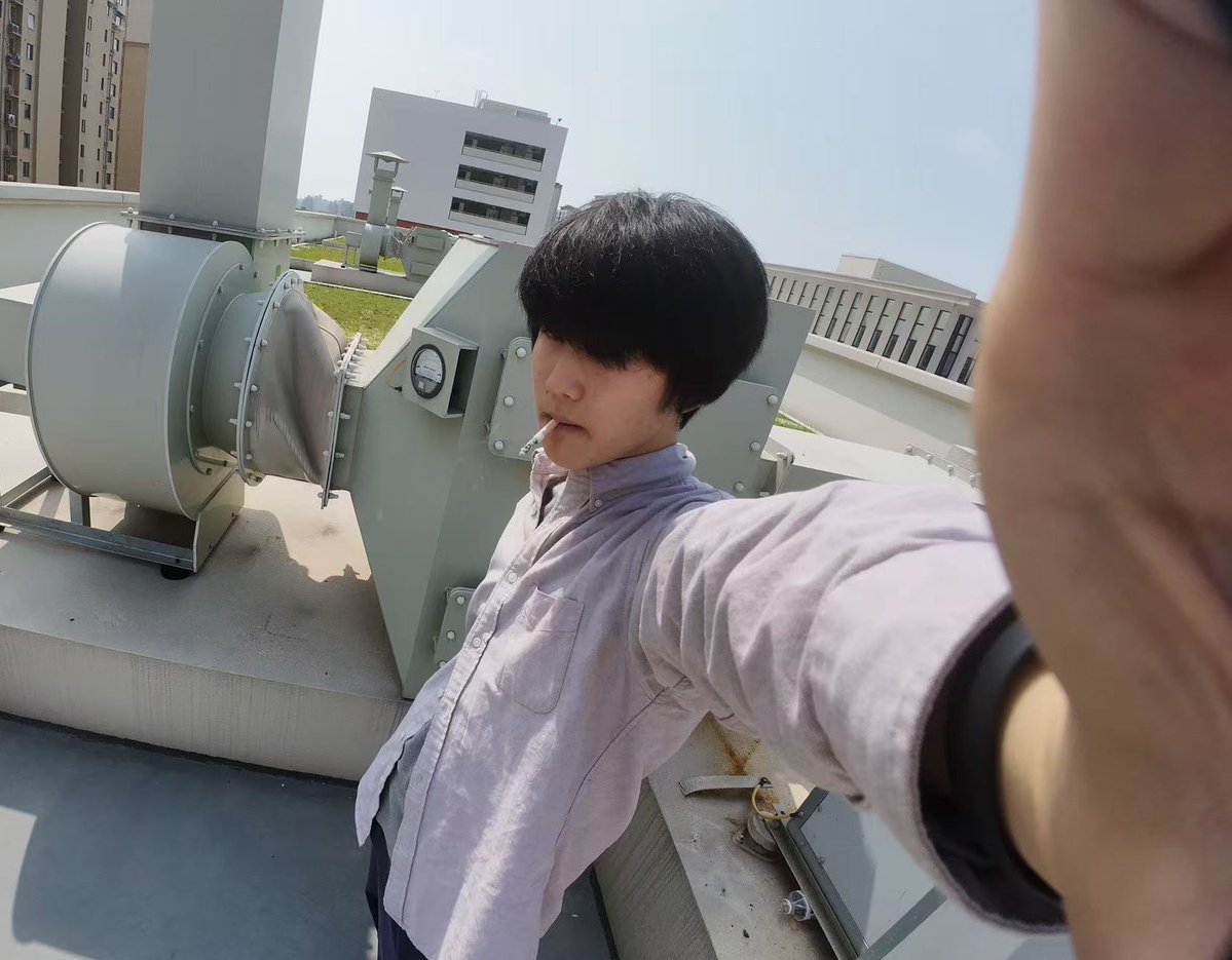 リジー tweet media