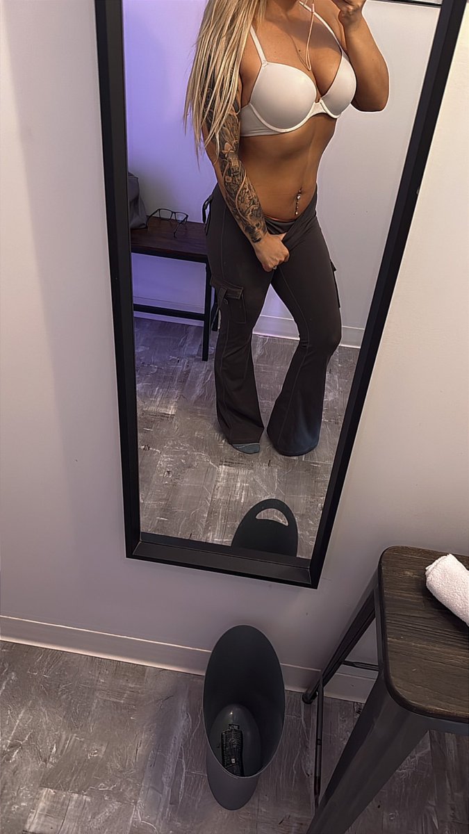 Carharttbabe tweet media