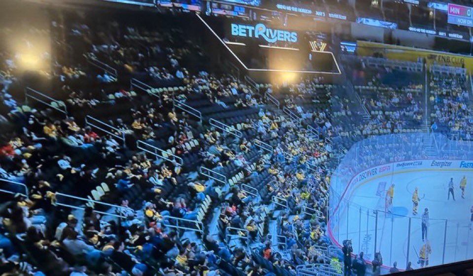 StracKnOwsPuck tweet media