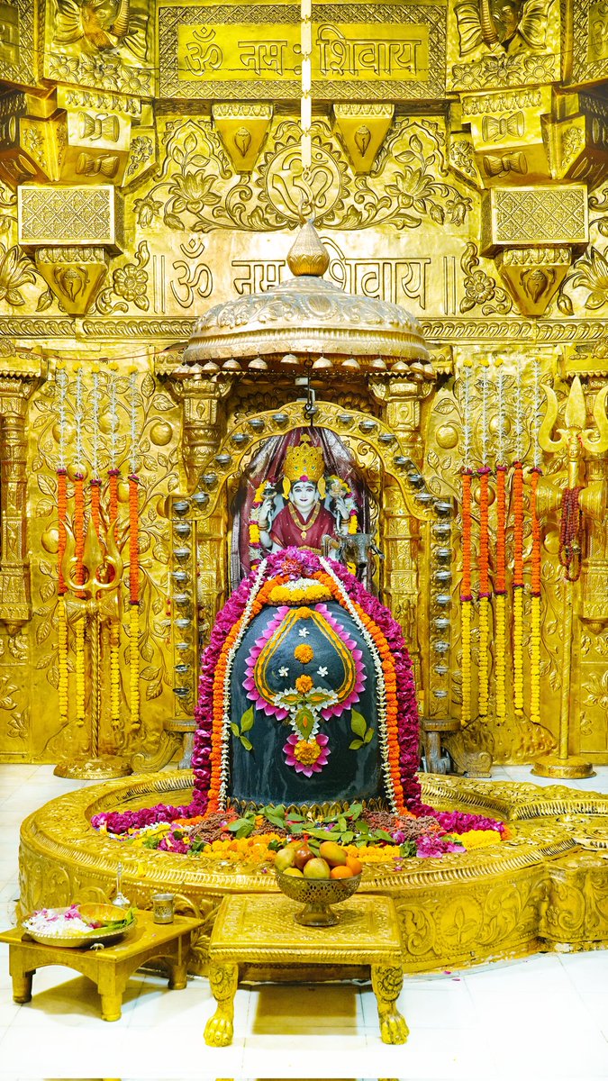 श्री सोमनाथ महादेव मंदिर,
प्रथम ज्योतिर्लिंग - गुजरात (सौराष्ट्र)
दिनांक: 21 अप्रैल 2026, वैशाख शुक्ल पंचमी - मंगलवार
प्रातः श्रृंगार
04268737
#somnath #mahadev #shivji
#bhakti #somnathlivedarshan #somnathtemple #JaiSomnath #SomnathSwabhimaanParv