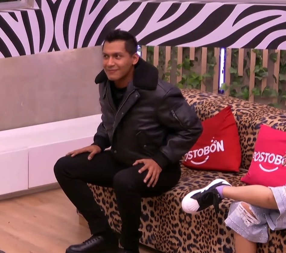 Quien será el famoso, que entre en un congelado y se atreva a decirle a Juanda, que Sheila se bajó de ese barco?
#LaCasaDeLosFamososCol3