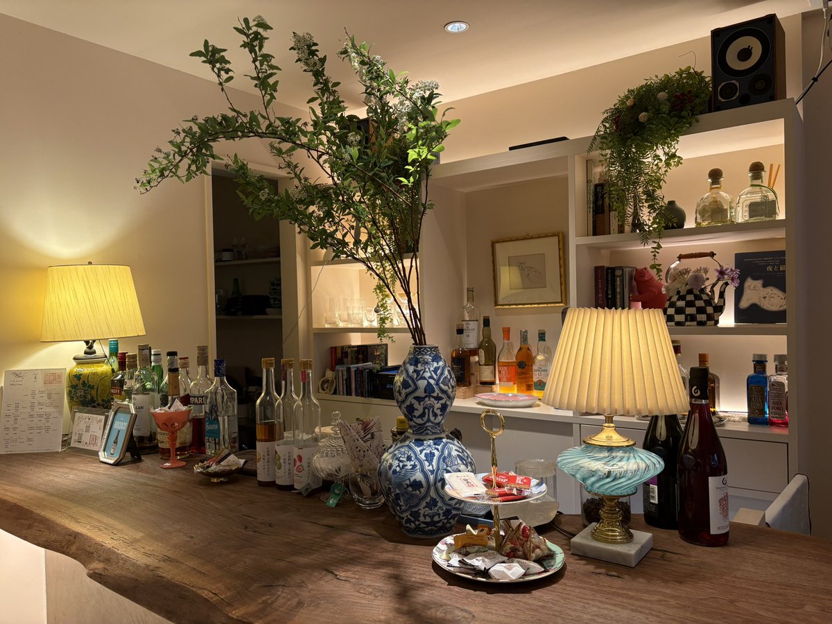 ひょんな流れが重なり素敵なシンガー長谷川エリ(<a href="/erihasegawa/">長谷川 エリ</a> )さんと新しいユニットを組むことになりました。

🌸Sonas(ソナス）🌸
アイルランド語で「幸福」「幸運」という意味です🐈

ご縁を繋いでいただき三鷹のお洒落なカフェバー、ベラトルナ( @bella_et_luna__ )さんで演奏をさせていただきます